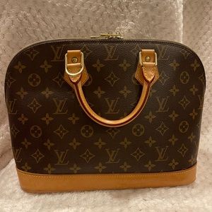 Beautiful AUTHENTIC Louis Vuitton Alma PM